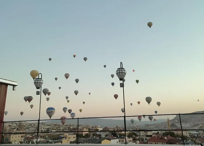 فندق Balloon View 3*